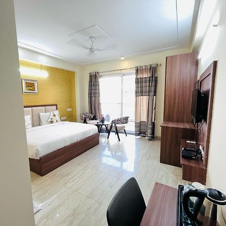 Hotel The Luxe 18 - Golf Course Road Gurgaon Exterior foto
