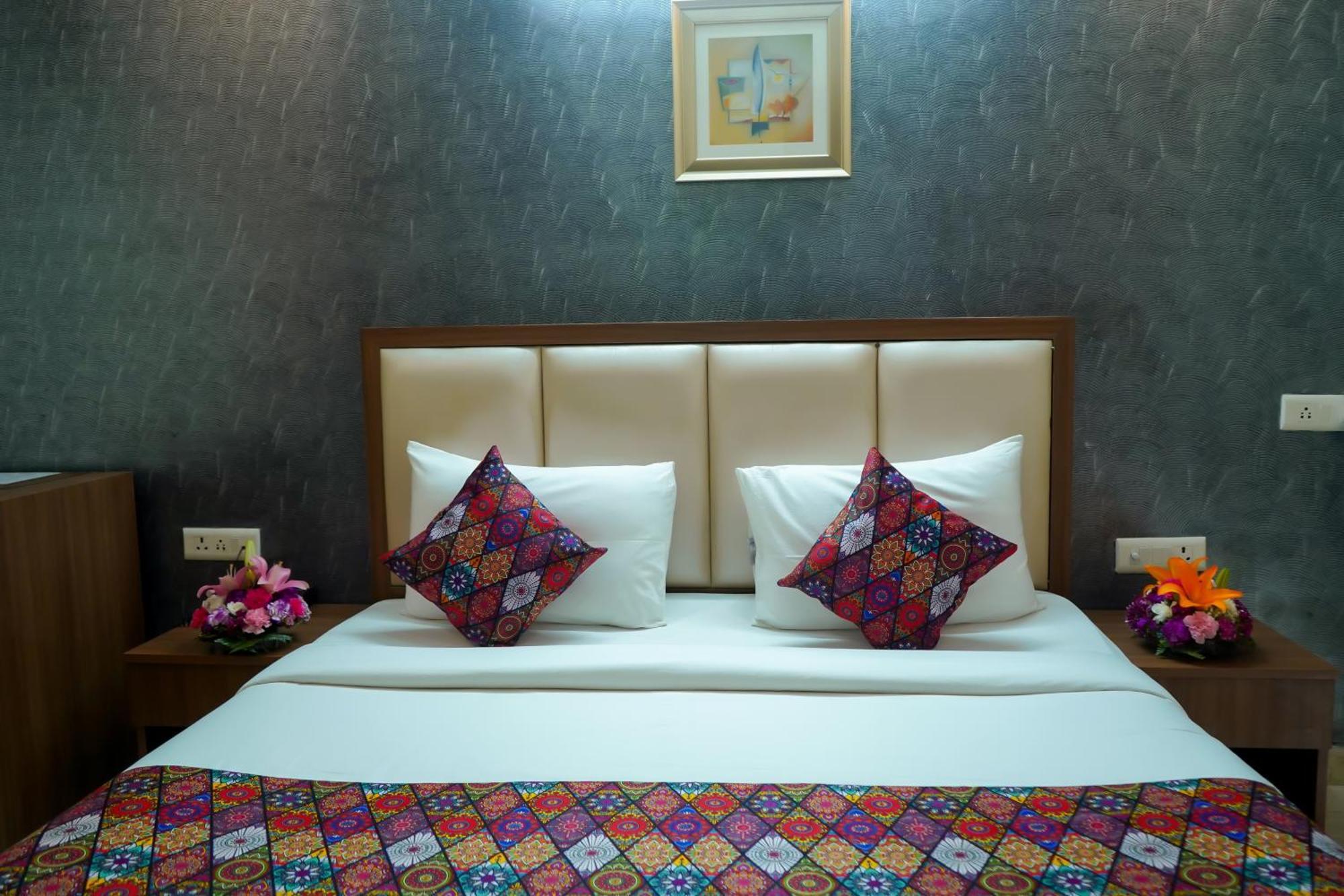 Hotel The Luxe 18 - Golf Course Road Gurgaon Exterior foto